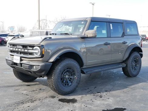 New 2026 Ford Bronco Outer Banks w/ Sasquatch Package image 3