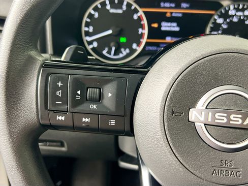 Used 2023 Nissan Rogue SV FWD image 18
