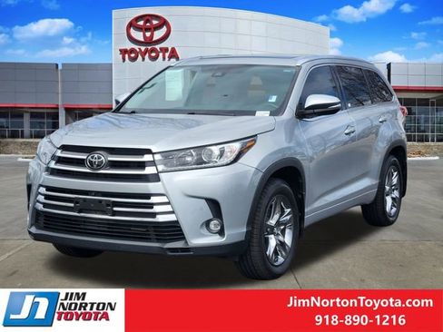 Used 2019 Toyota Highlander Limited Platinum image 3