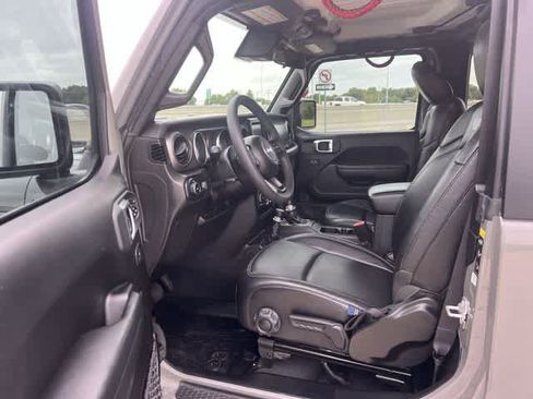 Used 2023 Jeep Wrangler Sport S image 3