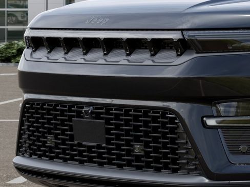 New 2026 Jeep Grand Wagoneer Summit AWD/4WD image 37