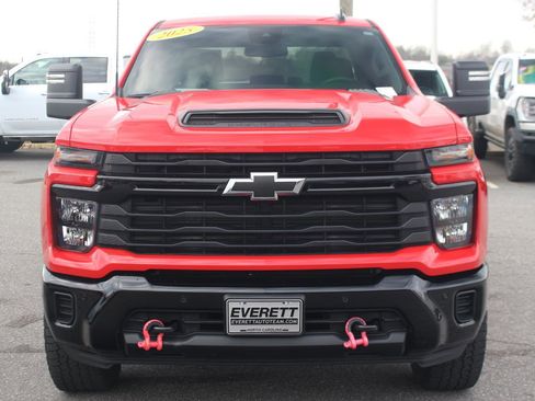 Used 2025 Chevrolet Silverado 2500 Custom w/ Custom Value Package image 2
