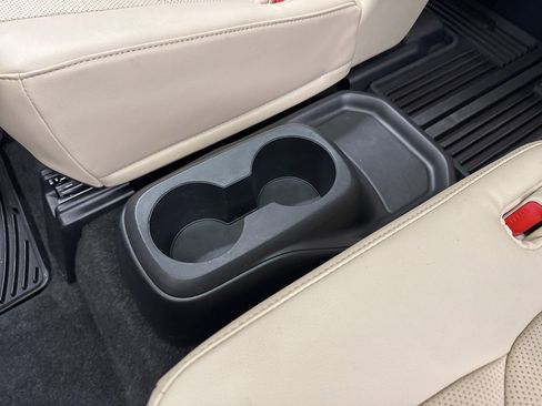 Used 2023 Toyota Highlander Platinum image 42