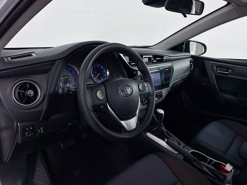 Used 2017 Toyota Corolla LE image 12