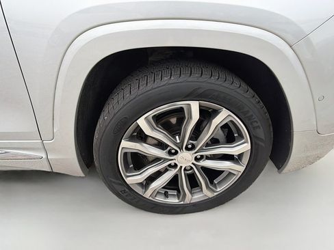 Used 2020 GMC Terrain Denali w/ Denali Premium Package FWD image 10