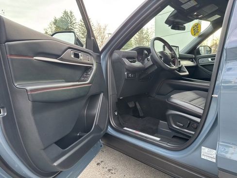 Certified 2025 Ford Explorer ST-Line image 14