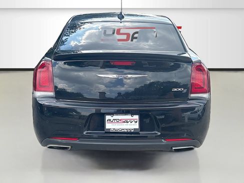 Used 2023 Chrysler 300 S w/ Comfort Group RWD image 6