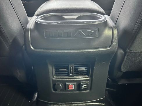 Used 2019 Nissan Titan SL image 20