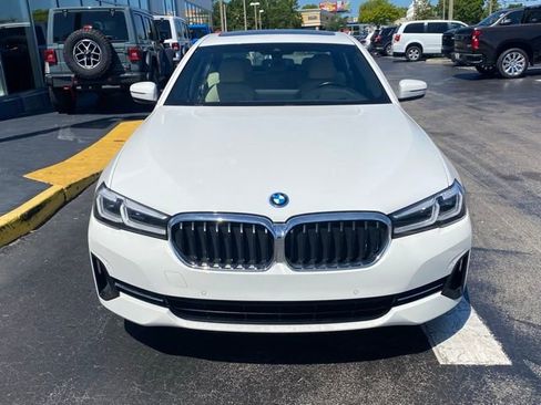 Used 2023 BMW 530e w/ Premium Package RWD image 3