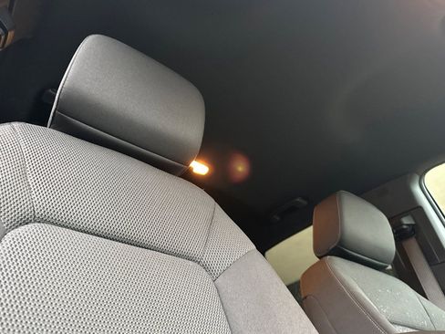 Used 2024 Chevrolet Colorado LT w/ LT Convenience Package image 14