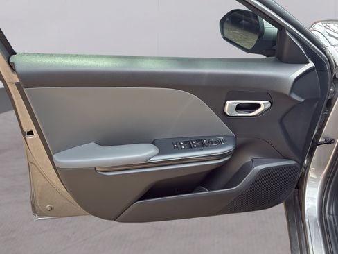 Used 2025 Kia K4 FWD image 20