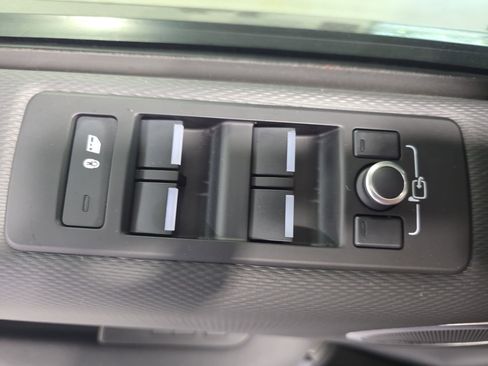 Used 2022 Land Rover Discovery S R-Dynamic AWD/4WD image 27