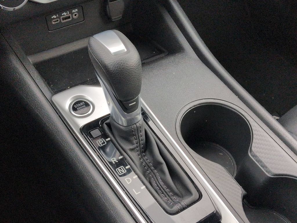 Used 2025 Nissan Altima 2.5 SV FWD image 6
