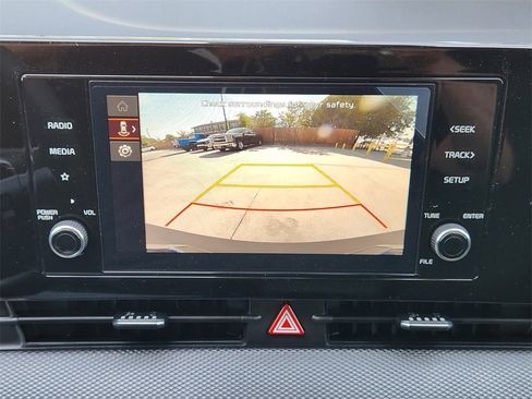 New 2025 Kia Sportage LX image 12