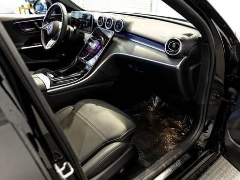 Used 2025 Mercedes-Benz C 300 Sedan image 29