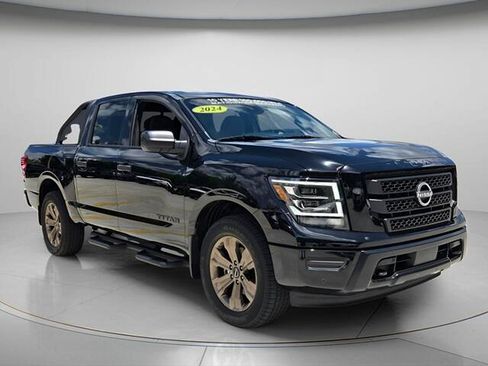 Used 2024 Nissan Titan SV w/ SV Bronze Edition Package AWD/4WD image 9
