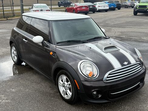Used 2013 MINI Cooper Hardtop image 2