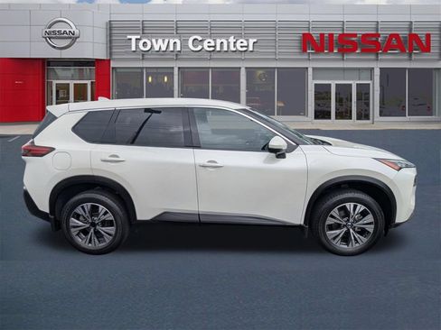 Used 2021 Nissan Rogue SV FWD image 8