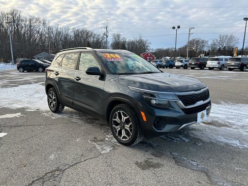 Used 2021 Kia Seltos EX image 4