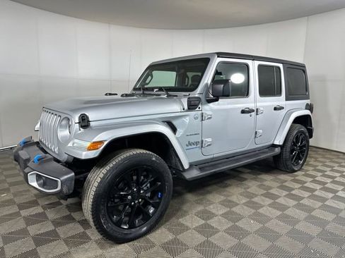 Used 2023 Jeep Wrangler Unlimited Sahara w/ Cold Weather Group image 7