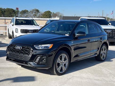 Used 2025 Audi Q5 2.0T Premium w/ Convenience Plus Package image 1