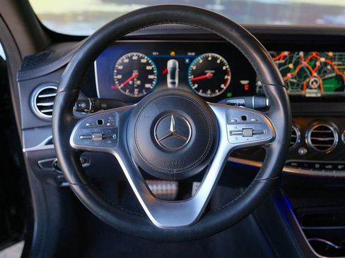 Used 2020 Mercedes-Benz S 560 Sedan image 15