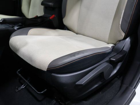 Used 2016 Subaru Crosstrek 2.0i Premium w/ Moonroof Package image 12