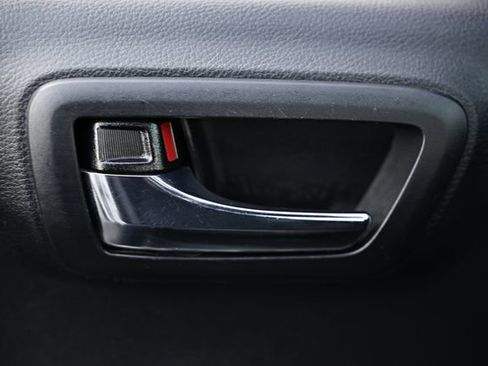 Used 2019 Toyota Tacoma TRD Sport image 19