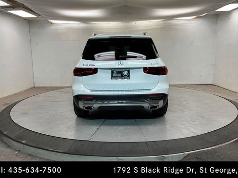 Certified 2026 Mercedes-Benz GLB 250 4MATIC image 4