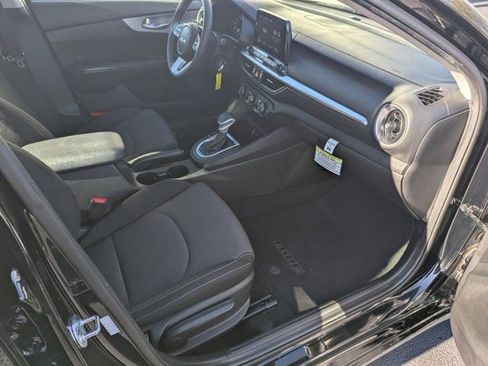 Used 2024 Kia Forte LX image 12