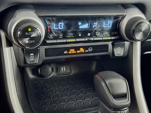 Used 2024 Toyota RAV4 XLE FWD image 20
