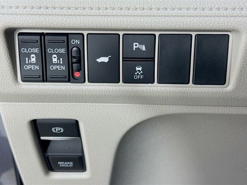 New 2026 Honda Odyssey Touring image 11