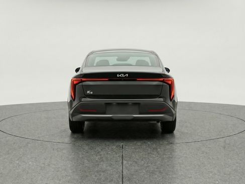 Used 2025 Kia K4 LXS image 7
