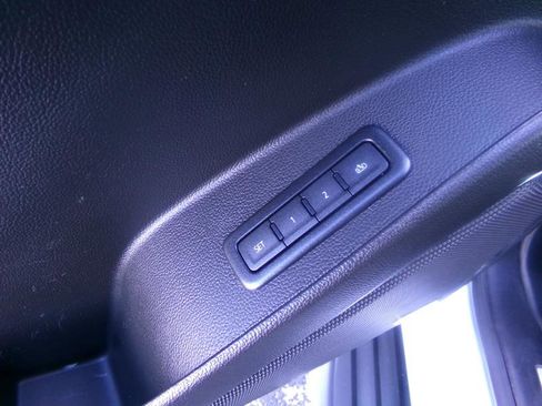 Used 2019 Chevrolet Suburban LT image 15