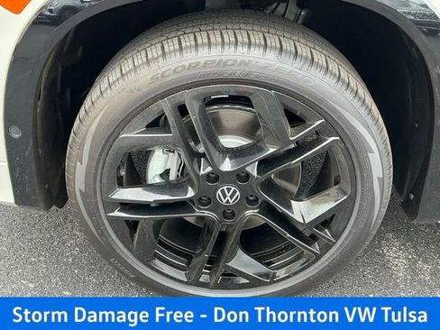New 2026 Volkswagen Tiguan SE R-Line AWD/4WD image 9