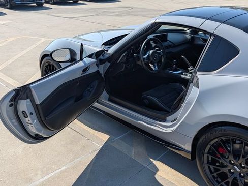 Used 2024 MAZDA MX-5 Miata RF Club RWD image 29