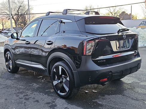 Certified 2025 Nissan Kicks SR image 4