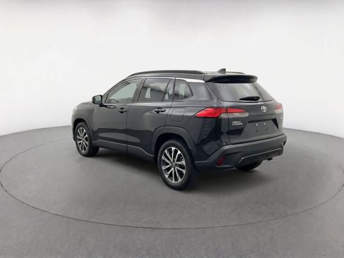 Used 2022 Toyota Corolla Cross XLE AWD/4WD image 4