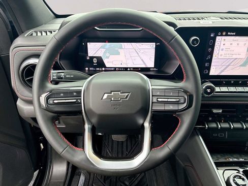 Certified 2025 Chevrolet Colorado Z71 w/ Midnight Edition image 10