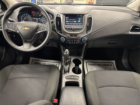 Used 2017 Chevrolet Cruze LT w/ Convenience Package FWD image 20