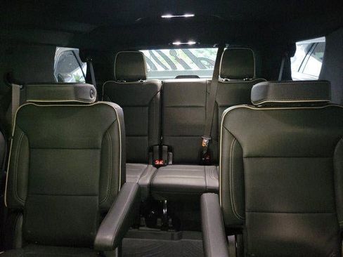 Used 2025 GMC Yukon Elevation RWD image 12