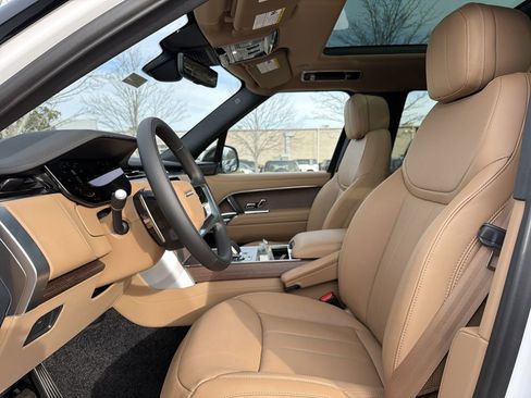 New 2026 Land Rover Range Rover Long Wheelbase SE image 3