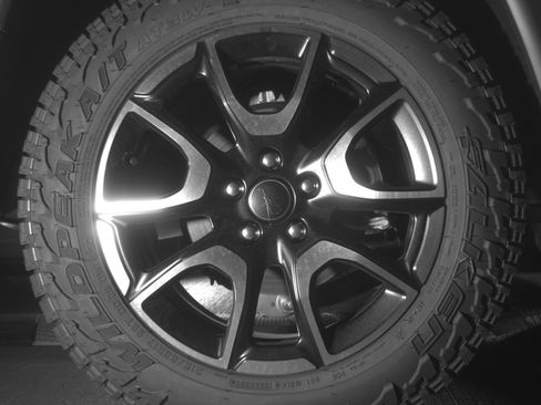 Used 2025 Jeep Compass Trailhawk AWD/4WD image 15
