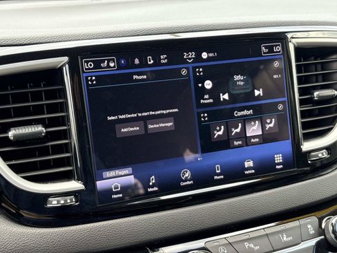 Used 2024 Chrysler Pacifica Touring-L FWD image 28