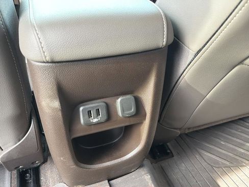 Used 2022 GMC Canyon Denali image 18