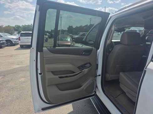 Used 2018 GMC Yukon XL SLT w/ HD Trailering Package RWD image 8