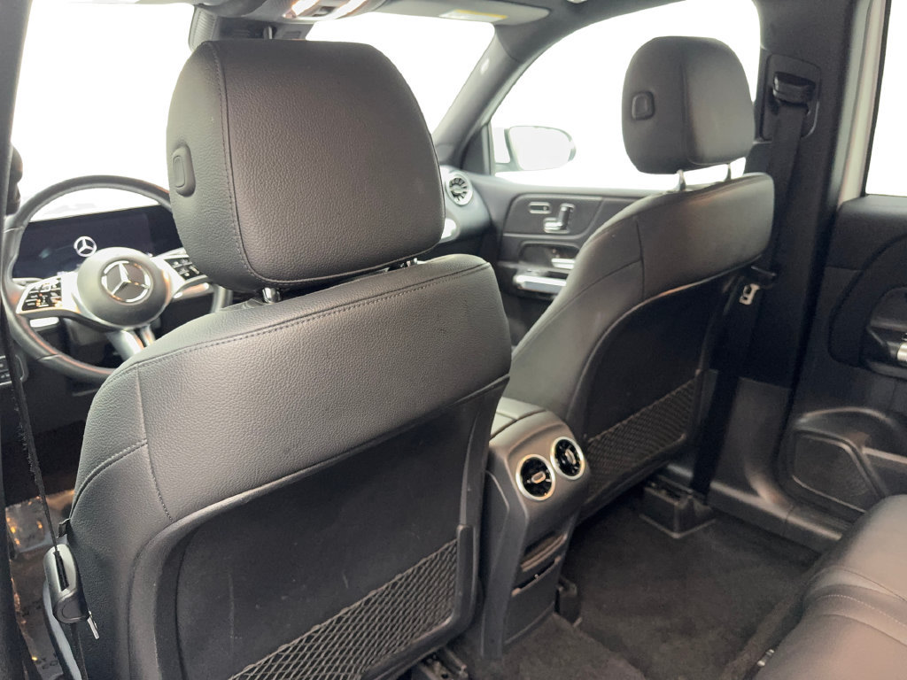 Used 2025 Mercedes-Benz GLB 250 4MATIC image 35