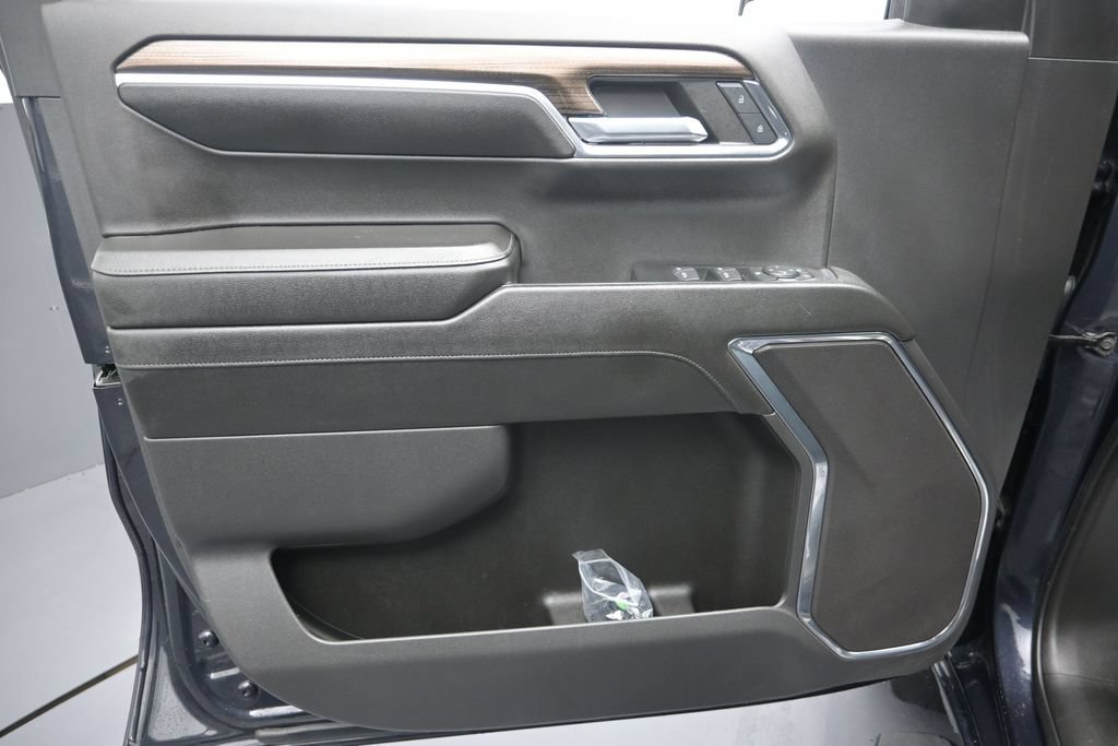 Used 2024 Chevrolet Silverado 1500 LT RWD image 12