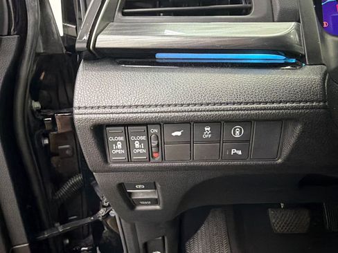 Used 2023 Honda Odyssey Elite image 35