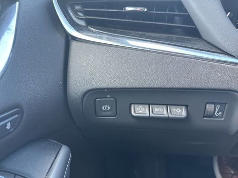 Used 2024 Buick Enclave Premium FWD image 9
